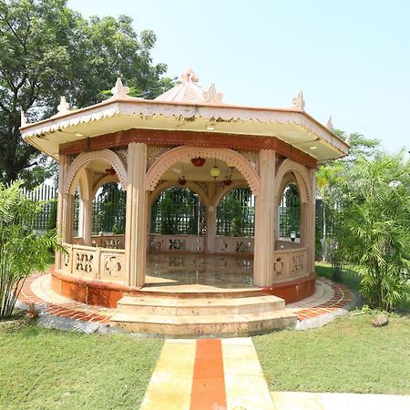 Mann The Palm Retreat Hotel Lucknow Exterior photo