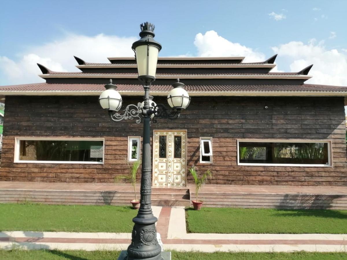 Mann The Palm Retreat Hotel Lucknow Exterior photo