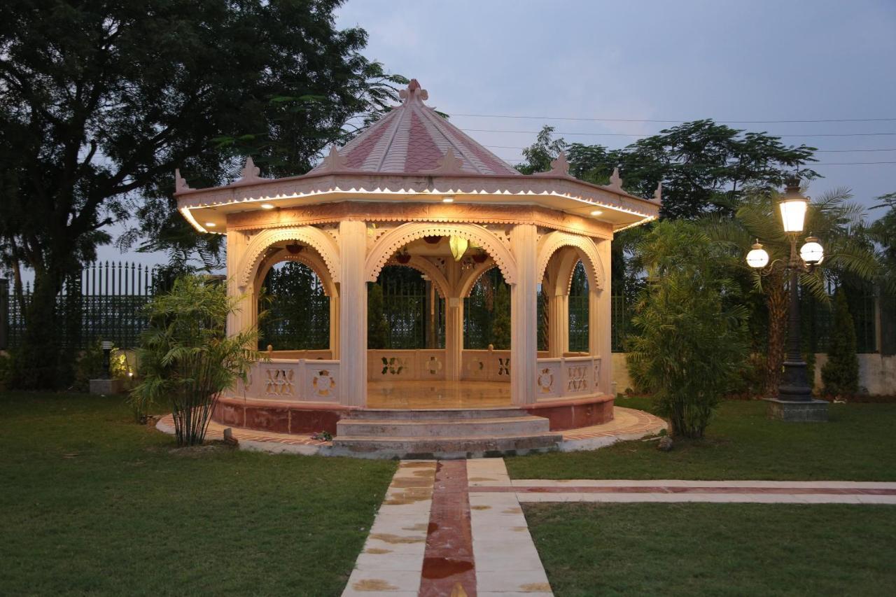 Mann The Palm Retreat Hotel Lucknow Exterior photo