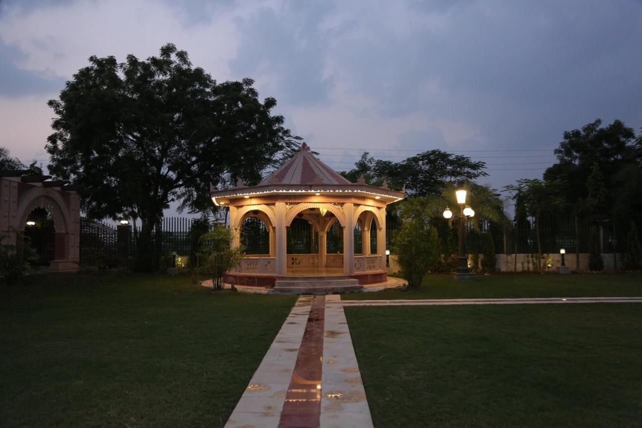 Mann The Palm Retreat Hotel Lucknow Exterior photo