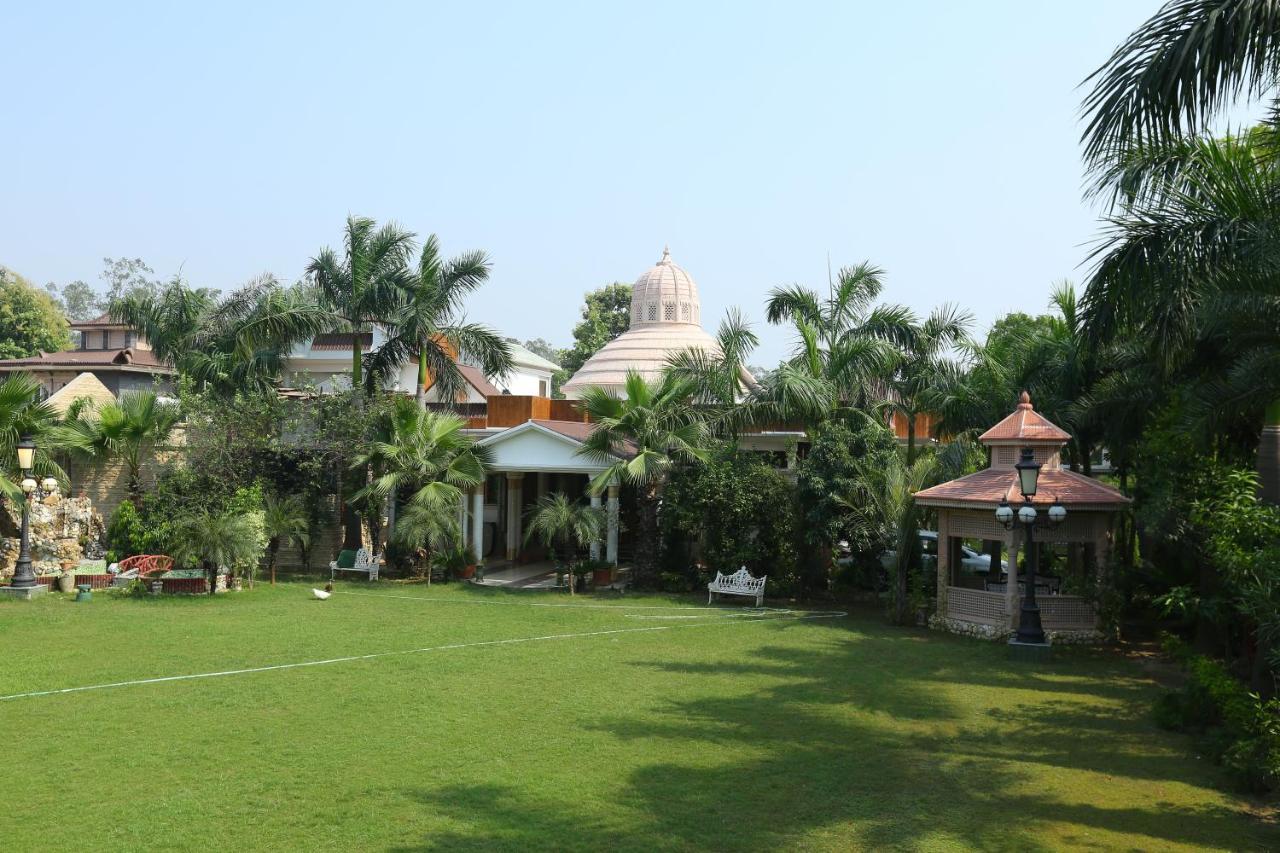 Mann The Palm Retreat Hotel Lucknow Exterior photo