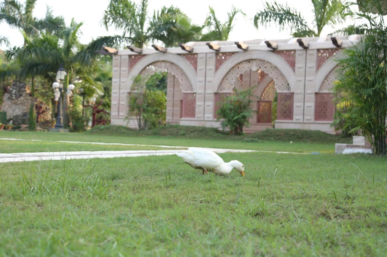 Mann The Palm Retreat Hotel Lucknow Exterior photo