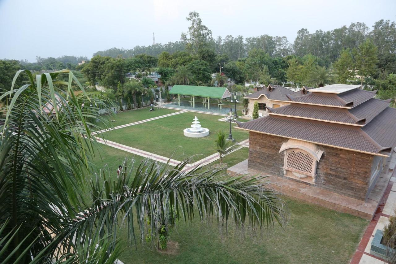 Mann The Palm Retreat Hotel Lucknow Exterior photo
