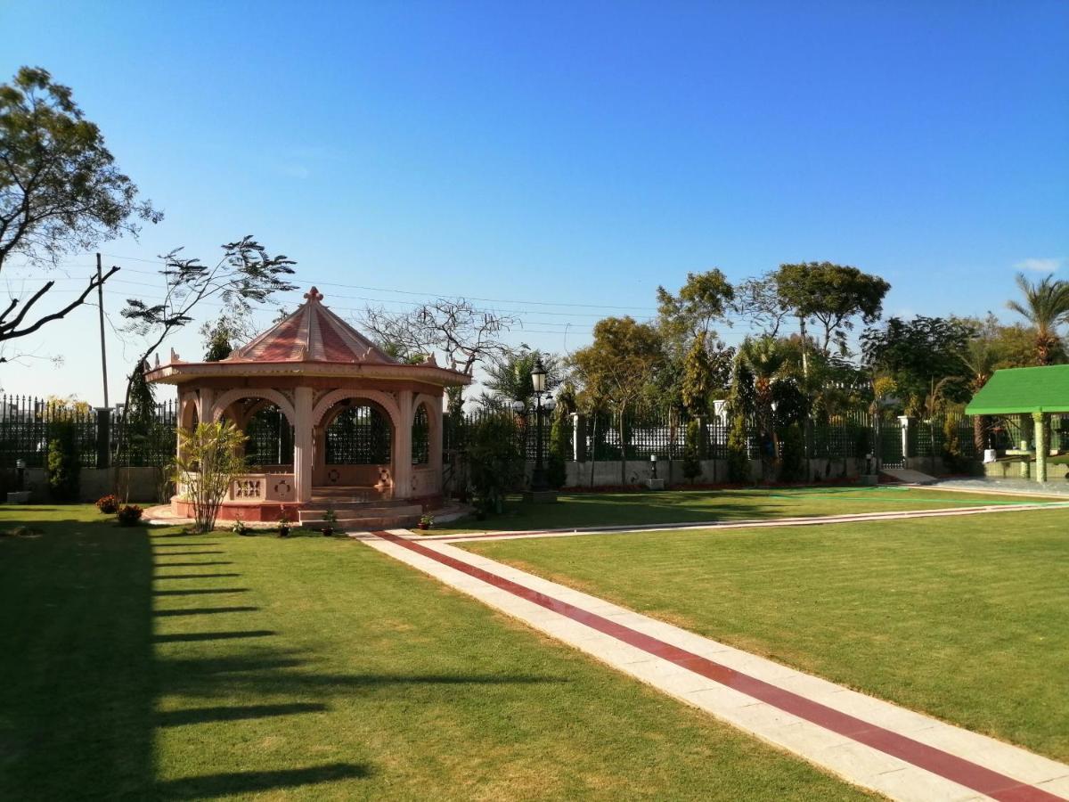 Mann The Palm Retreat Hotel Lucknow Exterior photo