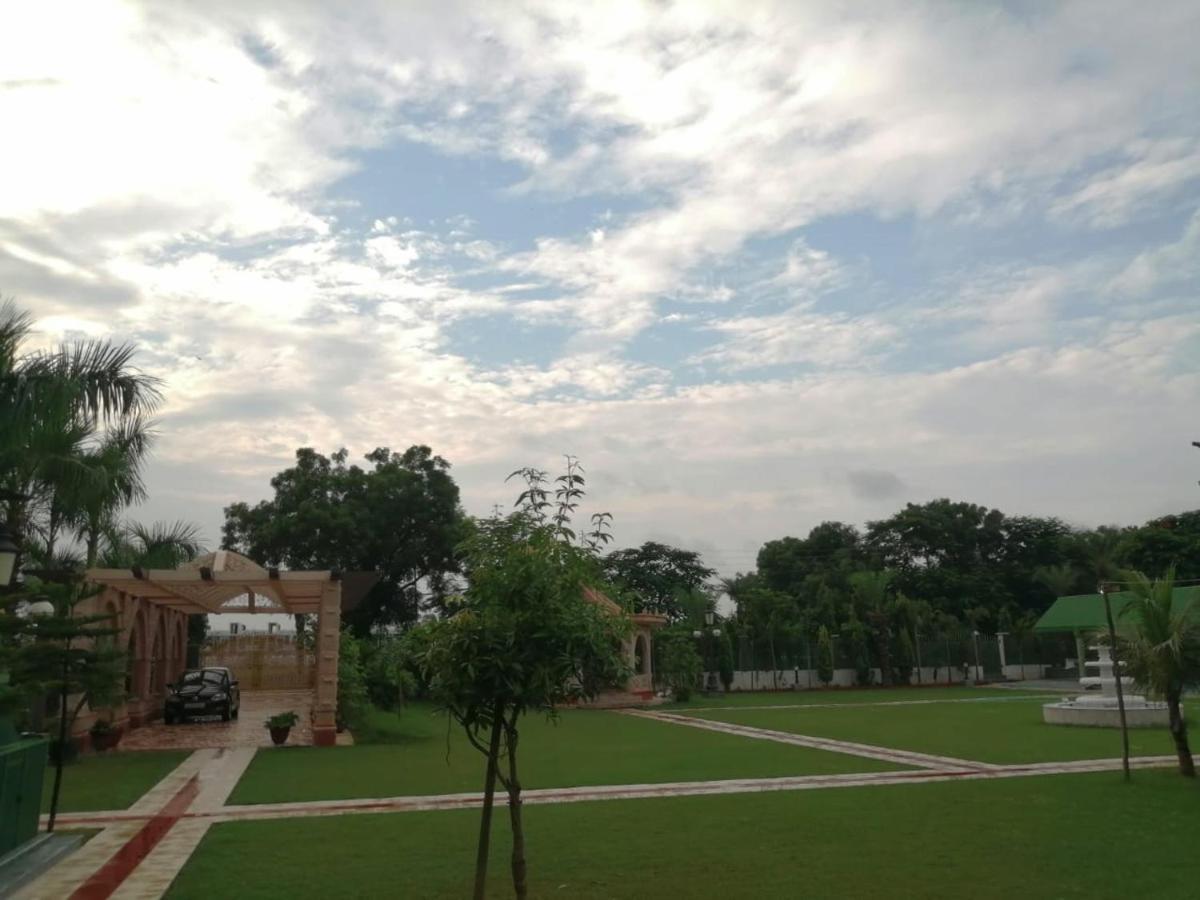 Mann The Palm Retreat Hotel Lucknow Exterior photo