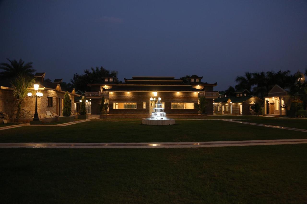 Mann The Palm Retreat Hotel Lucknow Exterior photo