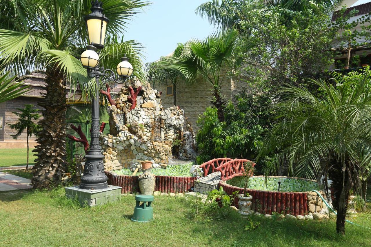 Mann The Palm Retreat Hotel Lucknow Exterior photo