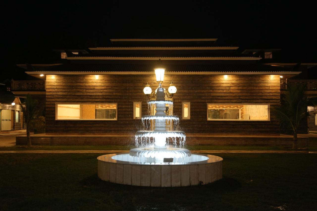 Mann The Palm Retreat Hotel Lucknow Exterior photo