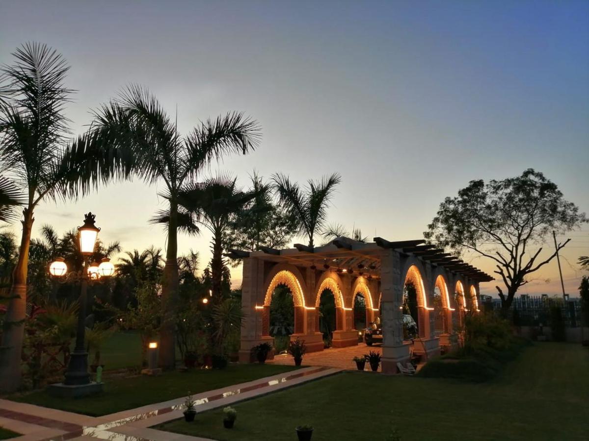 Mann The Palm Retreat Hotel Lucknow Exterior photo